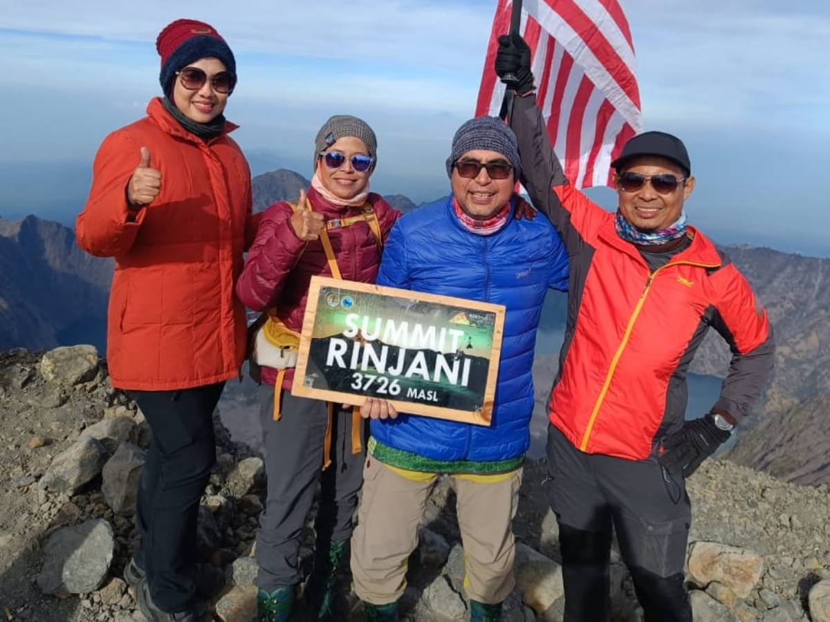 trekking Rinjani summit
